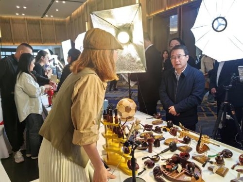 百场万企拓市场电商助力浙江江山高质量发展开云 开云体育官网(图2) 百场万企拓市场电商助力浙江江山高质量发展开云 开云体育官网(图2)