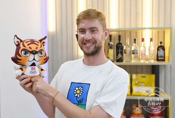 中国有约·开云 开云体育官网相约吉林 丨 国际媒体采访团聚焦珲春电商产业发展(图5)