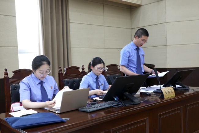 江苏连云港海州区：打击利用开云 开云体育平台自媒体敲诈侵害企业权益行为(图2)