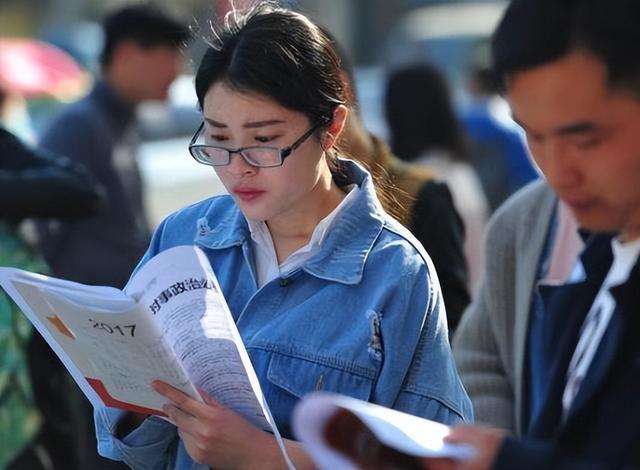 开云APP 开云官网入口“烂大街”的5个专业就业前景不如你想象！(图6)