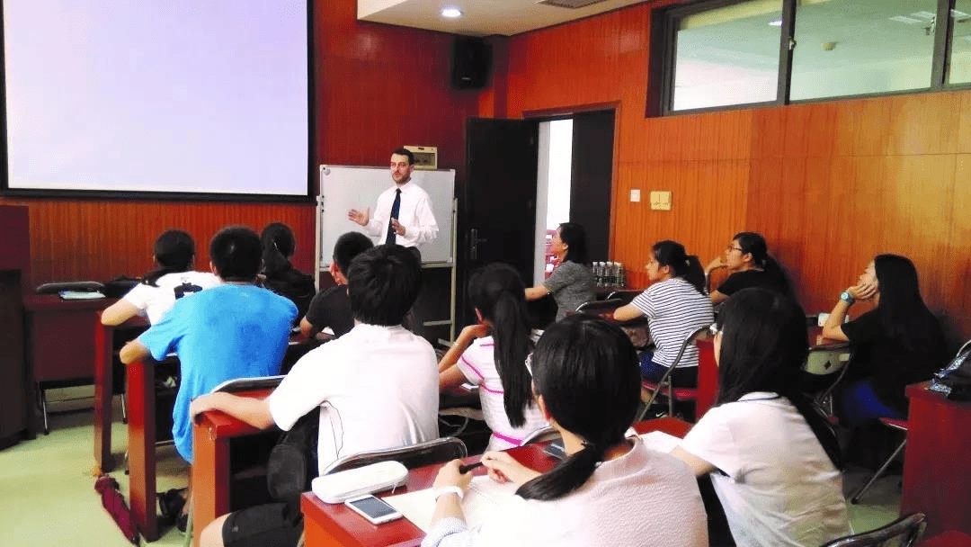 聚焦一流 省级一流本科专业建设点——电子开云 开云体育官网商务专业(图6)