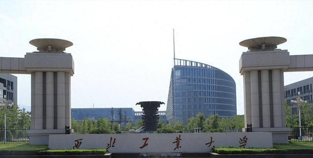 Kaiyun 开云我国最有钱的女房东一月收租2个亿分前夫200亿给女儿500亿(图3)